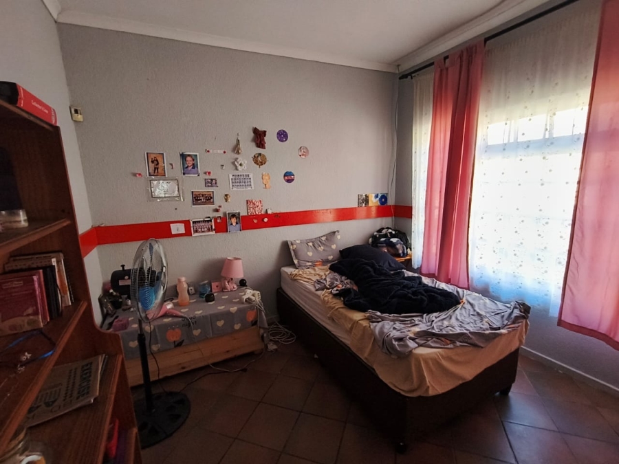 4 Bedroom Property for Sale in Geelhoutpark North West
